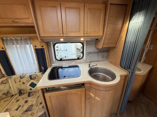 B&uuml;rstner Amara 450 TS FRENCH BED CIRCULAR SEATING AWNING photo: 9