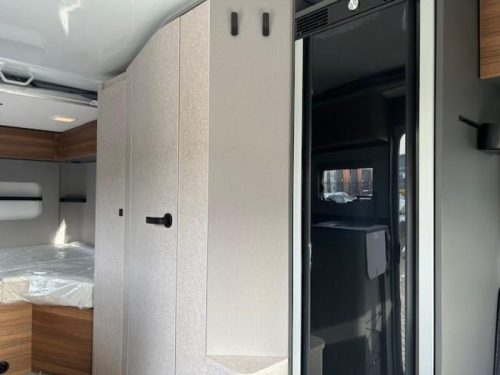 Eriba Feeling 442 V beds photo: 6