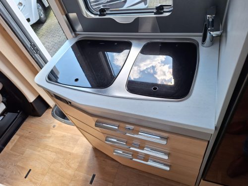 Hymer B-MC T 580 2 SINGLE BEDS+LEVELING SYSTEM photo: 9