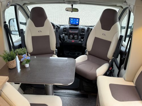 Adria Coral S 600 SC Levelsysteem  foto: 9