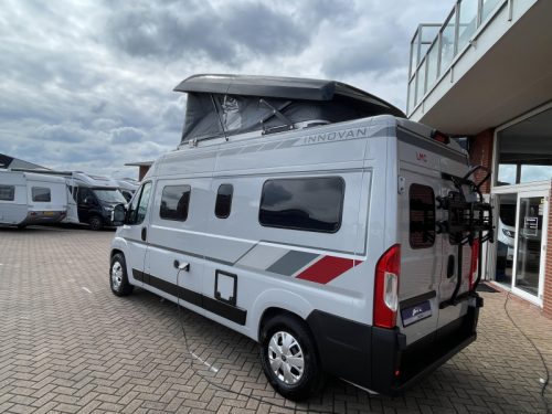 LMC Innovan 600 4 Berth Pop-top roof photo: 6