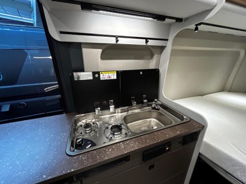 B&uuml;rstner B66 600 C Autocaravana con techo elevable, Autom&aacute;tico, 5 plazas foto: 10