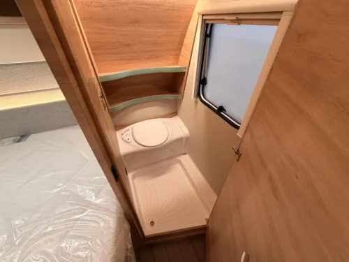 Knaus Sudwind Black Selection 450 FU +1700KG+Floor heating  photo: 11
