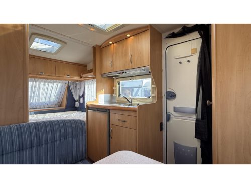 Hobby De luxe Easy 400 SF Sitzgruppe Festbett Toilette Foto: 6