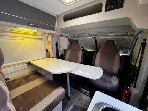 Challenger Vany 114 V Buscamper Transverse bed photo: 4