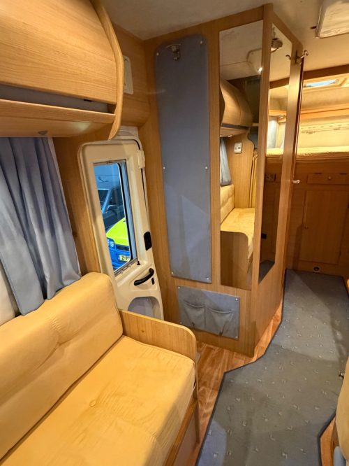 FORD KENTUCKY Motorhome Estro 5 | 2.4 137hp | 2x Air conditioning | 6 berths | Drive-Away awning photo: 19