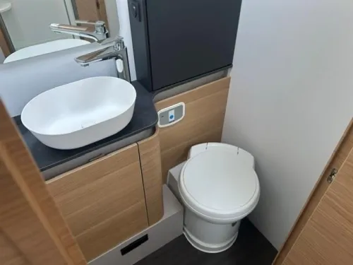Adria Coral 670 DL 60 Years 180 HP + Automatic  photo: 12