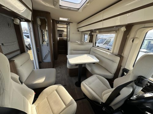 Hymer BML-I 780 OVERHEAD CUPBOARDS INSTEAD OF DROP-DOWN BED!  photo: 9