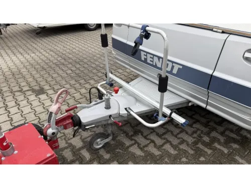 Fendt Saphir 470 TF French bed dinette toilet  photo: 15
