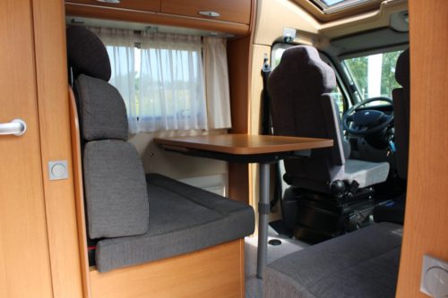 Knaus Sun Ti 700 Meg, Querbett, Garage, drehbare Vordersitze, Halbdinette, Sitzbank. Bj. 2008 Marum (Groningen) Foto: 11