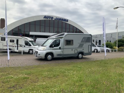 Knaus Van Ti 600 ME &ndash; Complete 3 liter 160 HP Semi-integrated, fixed bed, half-dinette, swivel seats Motorhome center on the road photo: 38