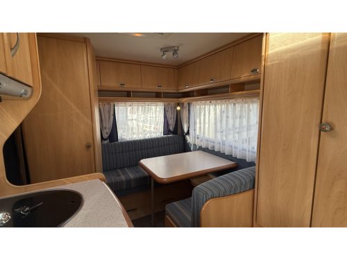 Hobby De luxe Easy 400 SF Sitzgruppe Festbett Toilette Foto: 1