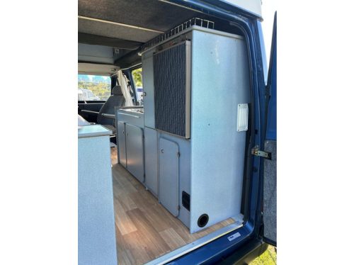 Ford TRANSIT 80D ORIGINAL FACTORY CAMPER VAN 4 SLEEPING PLACES | Towbar | Awning | Inverter photo: 17