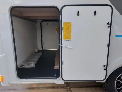 Sun Living S 72 DL Special Edition &euro; 90.000  photo: 22