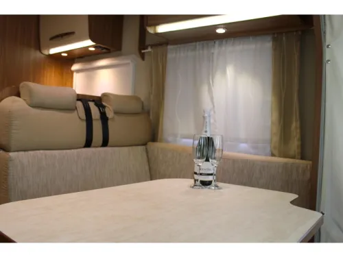 Carado T 449 Queensbed Pop-top roof  photo: 16