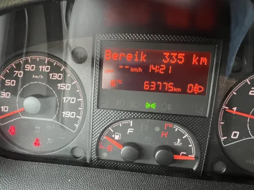 Peugeot Boxer 600 2018 L&auml;ngsbetten Foto: 22