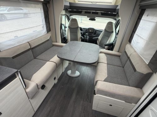 Chausson 640 Titanium Premium 170HP Automatic Lift Bed Solar Panel Very Spacious photo: 15