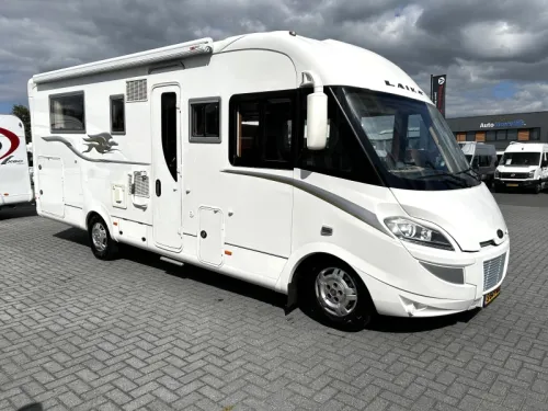 Laika Kreos 7010 French bed/pop-top roof/automatic photo: 1