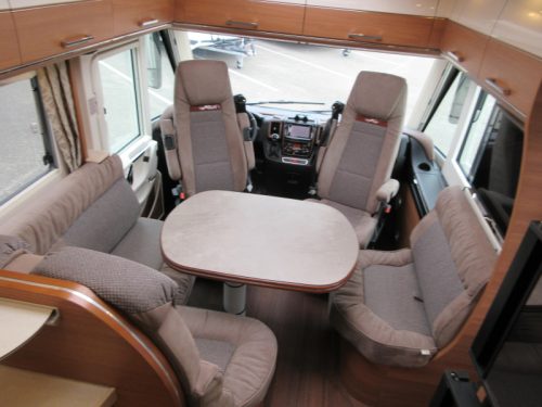 Carthago Chic C-Line I 4.9 LE AUTOMAAT DUBBELE BODEM Foto: 2
