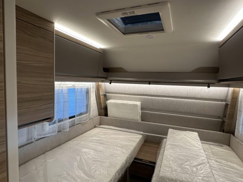 Dethleffs Nomad 460 EL underfloor heating / ATC photo: 17