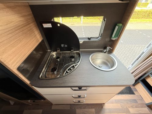Weinsberg CaraOne Edition HOT 500 FDK Etagenbett/Klimaanlage/Rangierhilfe Foto: 9