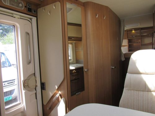Hymer Exsis-i EX 688 Single beds pull-down bed integrated bj2014 photo: 8