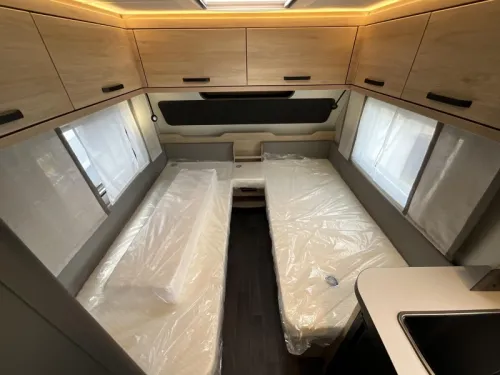 Weinsberg CaraOne Edition HOT 480 EU EINZELBETTEN-AKTIONSMODELL Foto: 9
