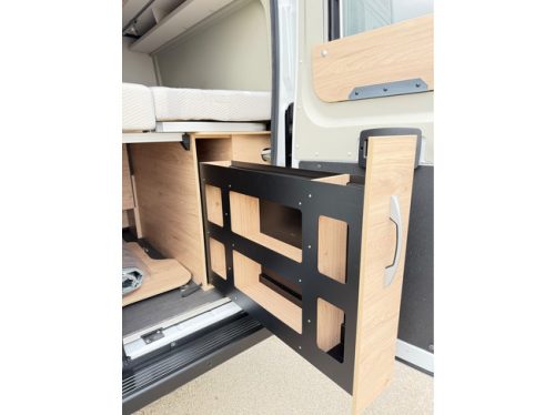 Dethleffs Globetrail 640 ER AUTOMATIC / VAN CONVERSION / LITHIUM / SOLAR / / MAXI / BLIND SPOT DETECTION / LED HEADLIGHTS / AWNING photo: 23