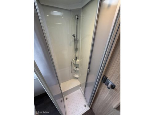 Sunlight T69 L Queensbed + Hubdach! EURO6! Foto: 11