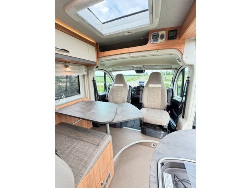 P&ouml;ssl Summit 640 AUTOMAAT / NIEUE ALLSEASONS / CARPLAY / AUTOMATISCHE AIRCO / DUO CONTROL / 2x WOHNMOBILBATTERIE / MARKISE Foto: 17
