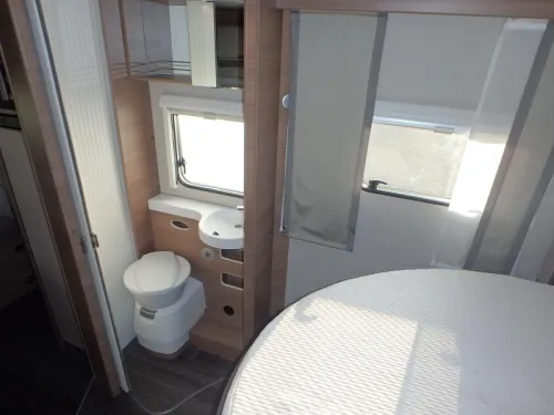 Knaus L!ve Wave 650 MX Hubdach Foto: 23