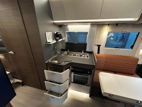 Adria Sonic Supreme 700 DL Automatic 180 HP photo: 11