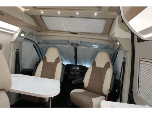 Eura Mobil Van 635 HB Aufstelldach - el. Hubbett 1. Besitzer Foto: 12