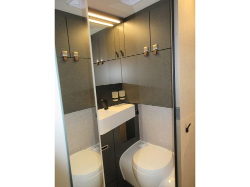 Hymer ML-T 580 4X4 Cross Trail + XXL bed photo: 9