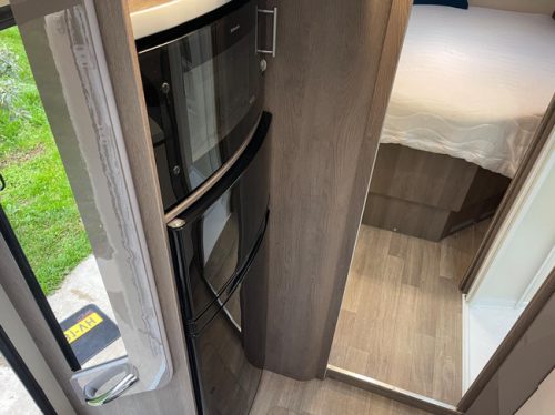 Mobilvetta K-SILVER I-59 Euro 6 Queensbed + Pop-top roof, Air conditioning, TV, Bike rack photo: 19