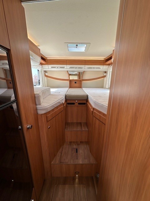 Hymer B 588 DL, only 15249 km! photo: 5