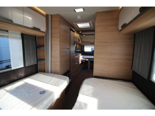 Knaus Sudwind Black Selection 540 UE Panoramic roof + Single bed photo: 9