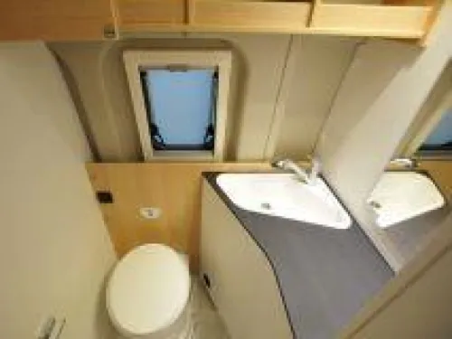 Sunlight Cliff 600 RT met hefdak!  foto: 8