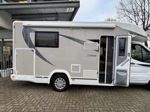 Chausson Titanium 628 AUTOMAAT QUEENSBED CAMERA ZONNEPANEEL Foto: 4