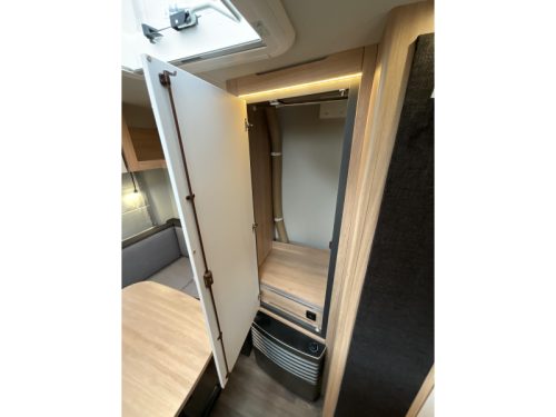 Knaus Sport Platinum 500 EU ENKELE BEDDEN-VLOERVERW Foto: 9