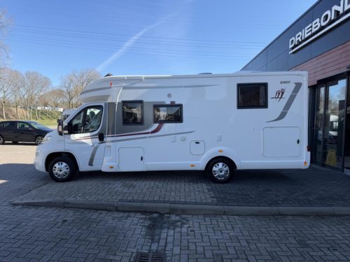 RAPIDO 686 F Euro6 Queen bed 2X Air conditioning Solar panel Awning Bicycle rack photo: 7