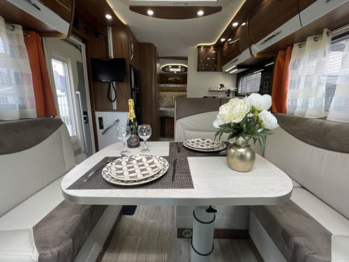 Pilote P 740 GJ QUEENSBED TREKHAAK ZONNEPANEEL EURO6 Foto: 18