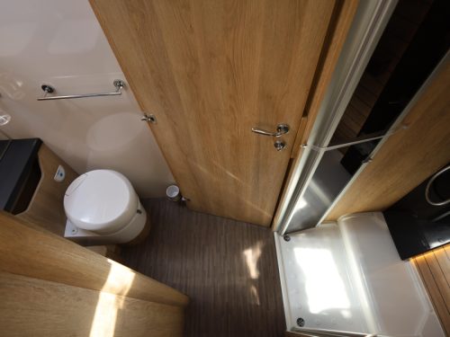 Mobilvetta Kea 86 I roof air conditioning | single beds photo: 13