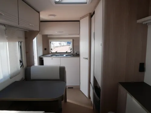 B&uuml;rstner Premio Life 425 TS Mover, awning  photo: 15