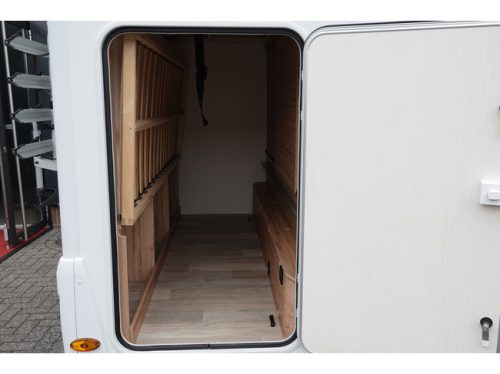 Bavaria T696S 2.3 140Pk | 6-Person | Bicycle rack | Solar panels | Reversing camera photo: 23