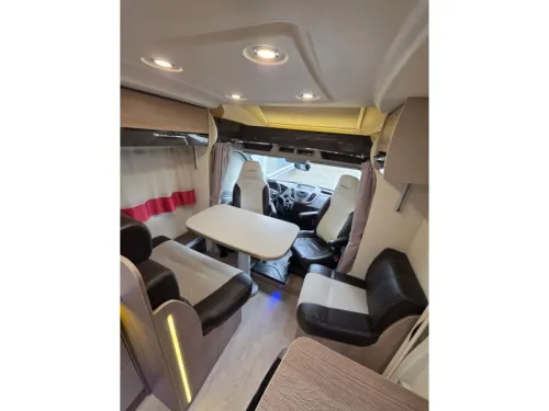 Challenger 288 EB Queensbett/Hubbett/155 PS Foto: 4