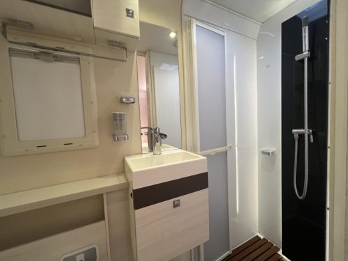 Chausson Welcome 737 Low Mileage OFFER photo: 11