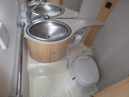Dethleffs Camper 440 DB con cama transversal y mover foto: 12