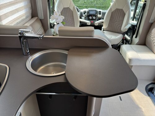B&uuml;rstner Lyseo TD 690 G Harmony Line Black Pearl 160 PS AUTOMATIK 9-Gang Euro6 Fiat Ducato **Flacher Boden/Einzelbetten/Maxxfa/ Satellit Foto: 10