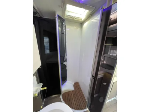Chausson Welcome 728 EB Queensbed Drop-down bed 150 HP photo: 22